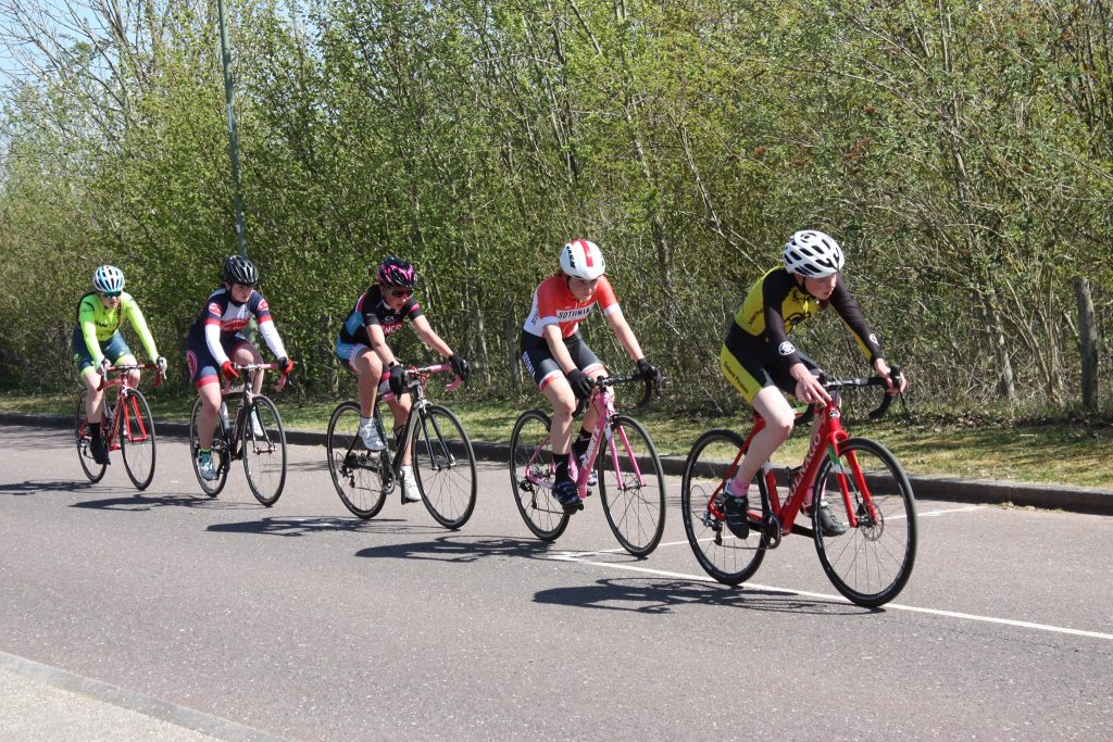 venta-youth-crit-25.4.21-02