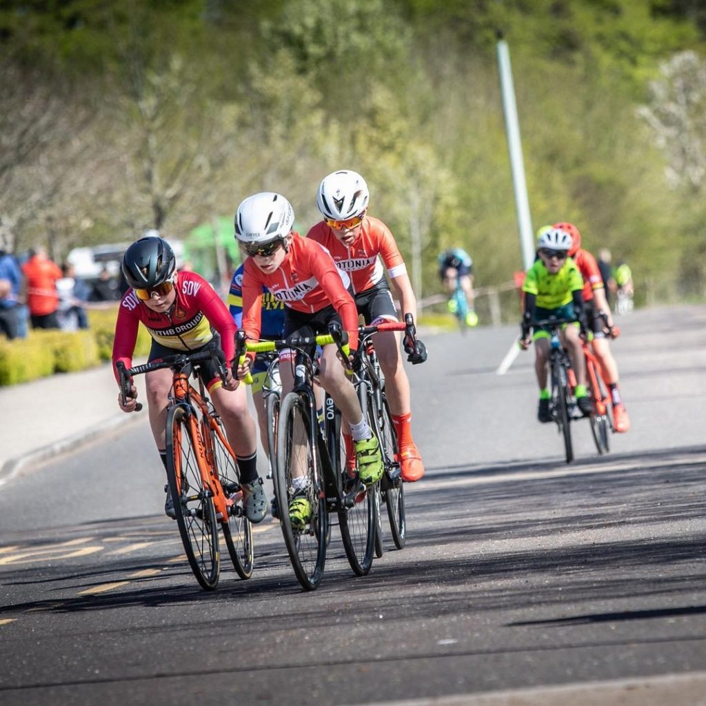 venta-youth-crit-25.4.21